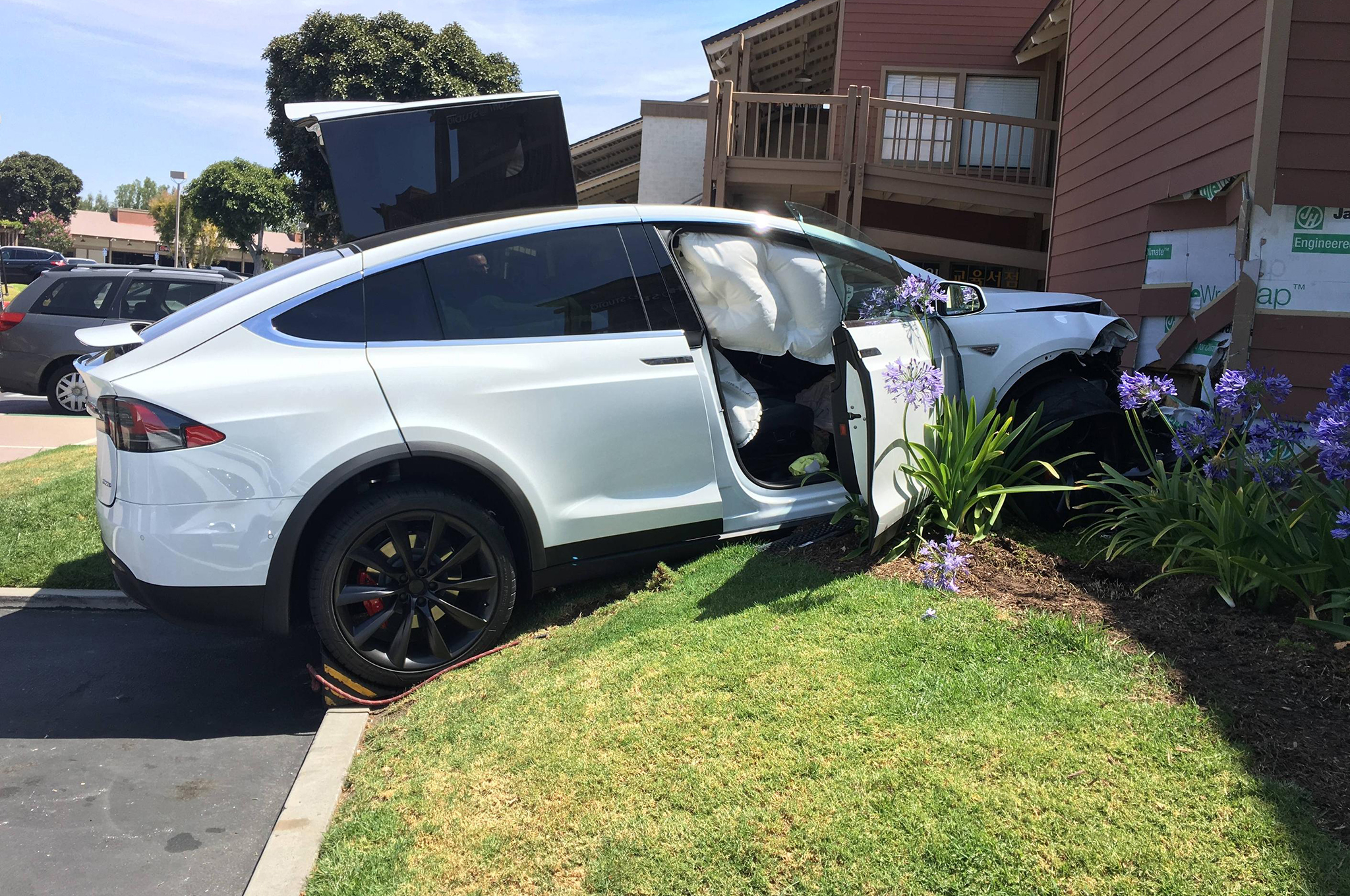 Tesla Model X crash passenger side