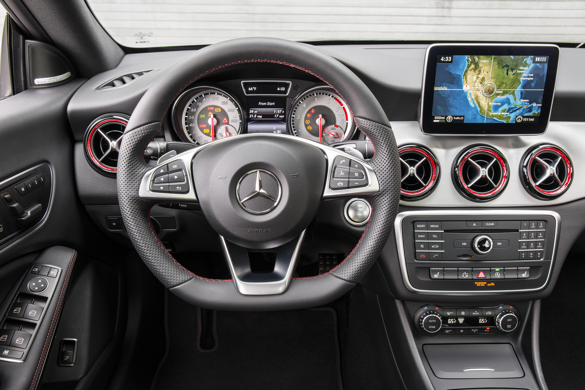 2015 Mercedes Benz CLA250 4Matic cockpit 02