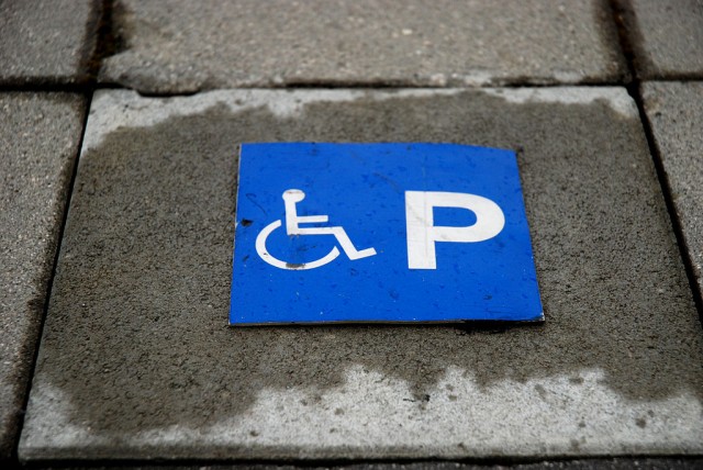 Handicapped parking sign (photo by Ane Cecilie Blicfheldt/norden.org)