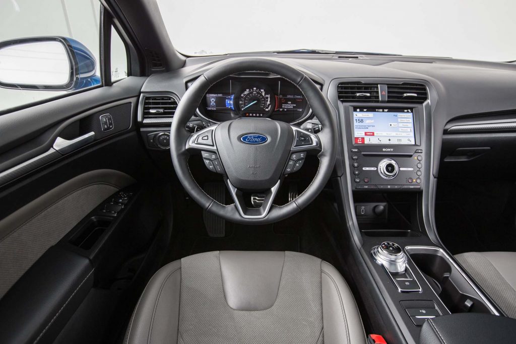 2017-Ford-Fusion-Sport-cockpit