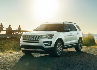 2017-Ford-Explorer-front-three-quarters