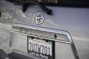 2017-Toyota-Sequoia-4x4-Platinum-rear-badge