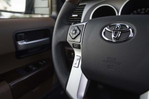 2017-Toyota-Sequoia-4x4-Platinum-steering-wheel