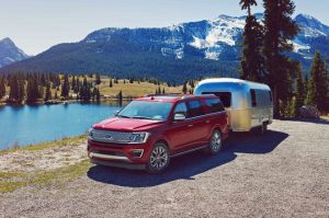 2018-Ford-Expedition-front-three-quarter