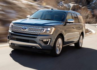2018-Ford-Expedition-front-three-quarter-in-motion
